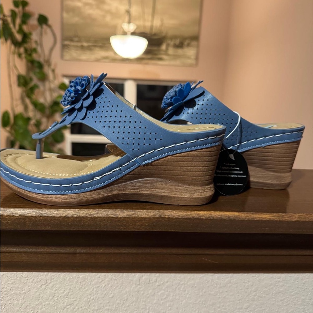 Women wedges